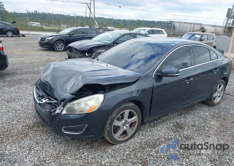 2012 Volvo S60 T5 z USA, uszkodzony, nr VIN YV1622FS2C2144810